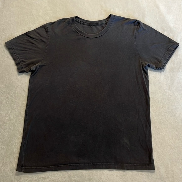 Men’s Gray Short Sleeve Tee – Size M – Simple & Casual Everyday Fit - Picture 1 of 2